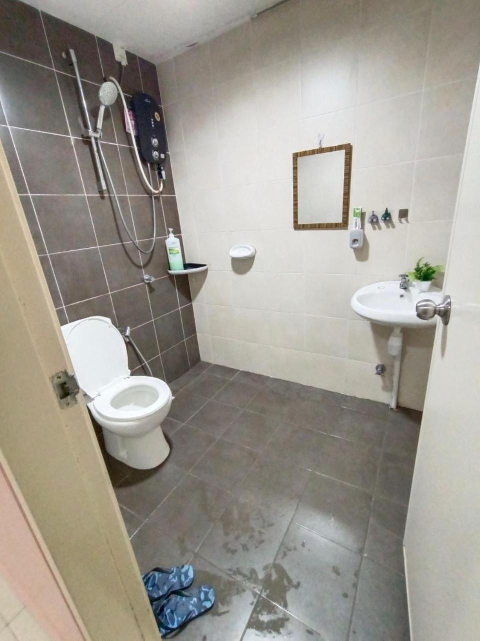 Nena Homestay Setia Alam, Air Conditioned, High Speed Internet Shah Alam Extérieur photo