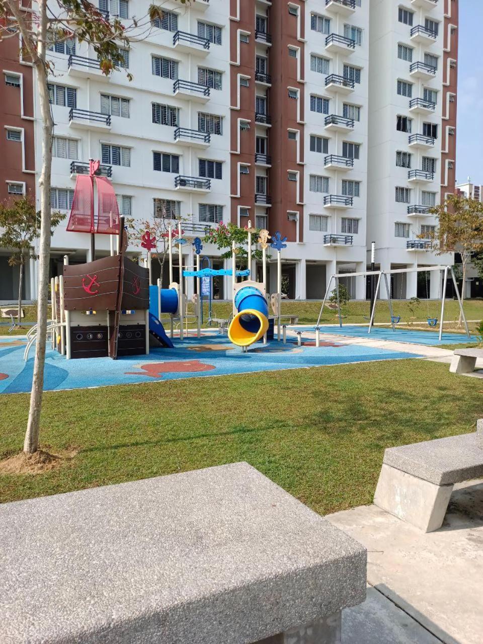 Nena Homestay Setia Alam, Air Conditioned, High Speed Internet Shah Alam Extérieur photo